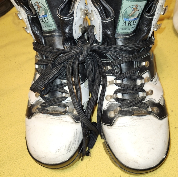 Leather Hiking Boots - Picture 5 of 8